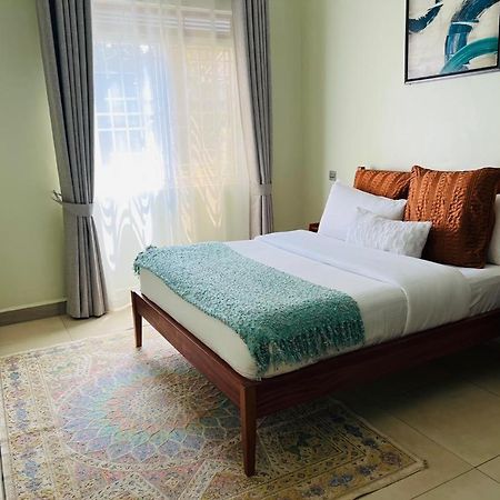 Alsander Homes Peach Bweyogerere Exterior foto